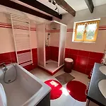 Holiday home Maison Normande Typique 10 Pers , Grande Piece A Vivre ,Cheminee, Grand Jardin