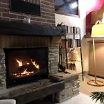 Maison Normande Typique 10 Pers , Grande Piece A Vivre ,Cheminee, Grand Jardin Holiday home *